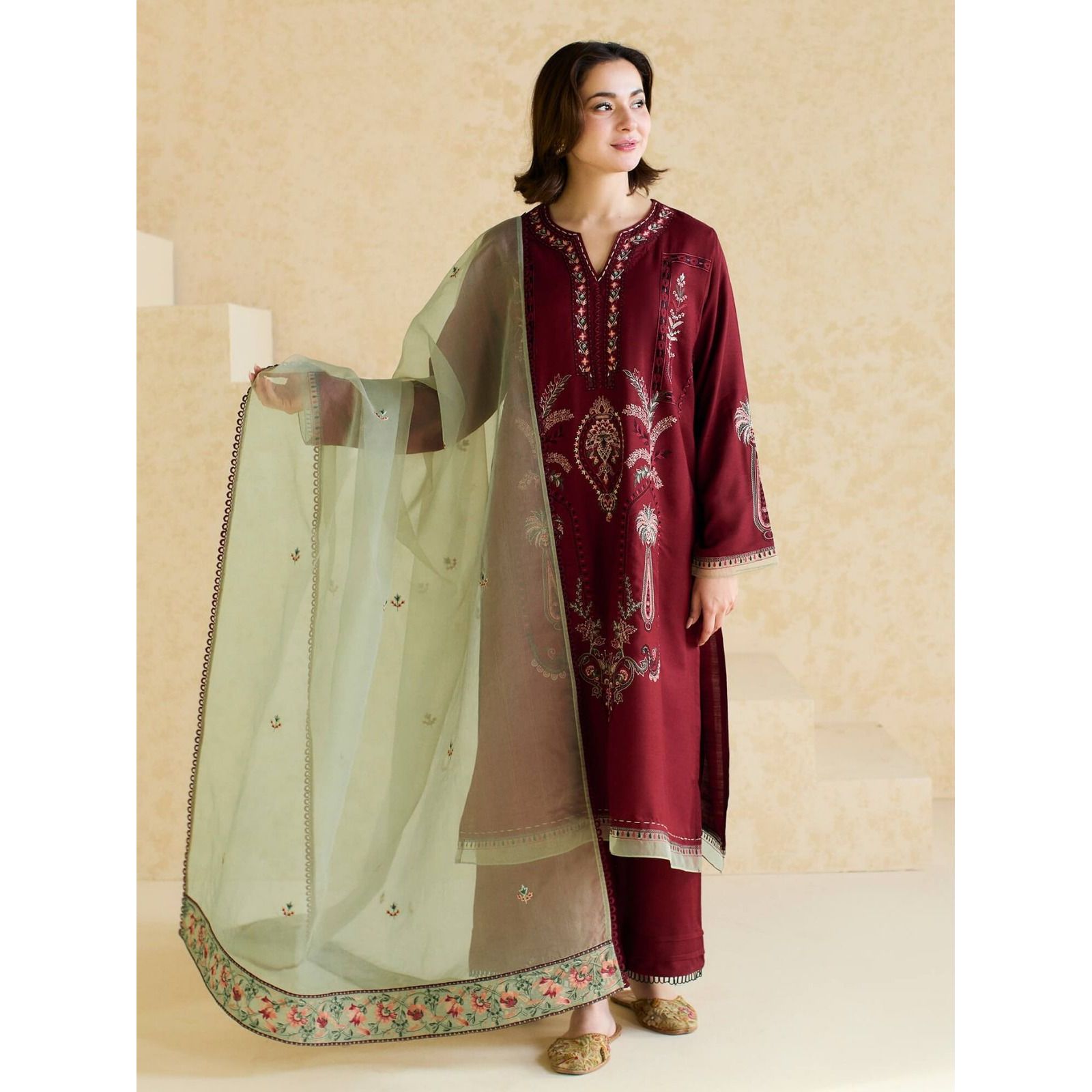 Unstitched Luxury Dahnk Fabric 3-Piece Embroidered Suit