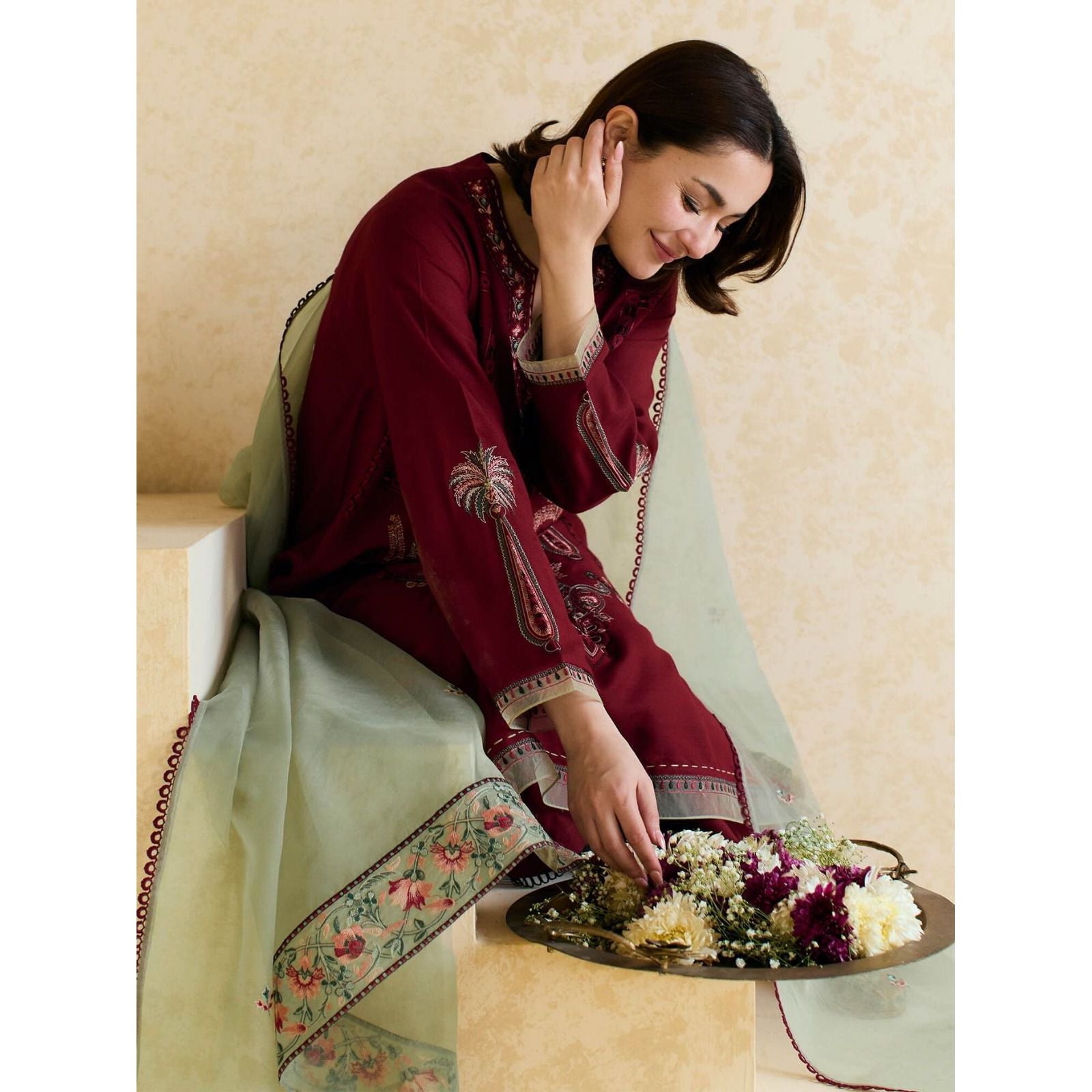 Unstitched Luxury Dahnk Fabric 3-Piece Embroidered Suit