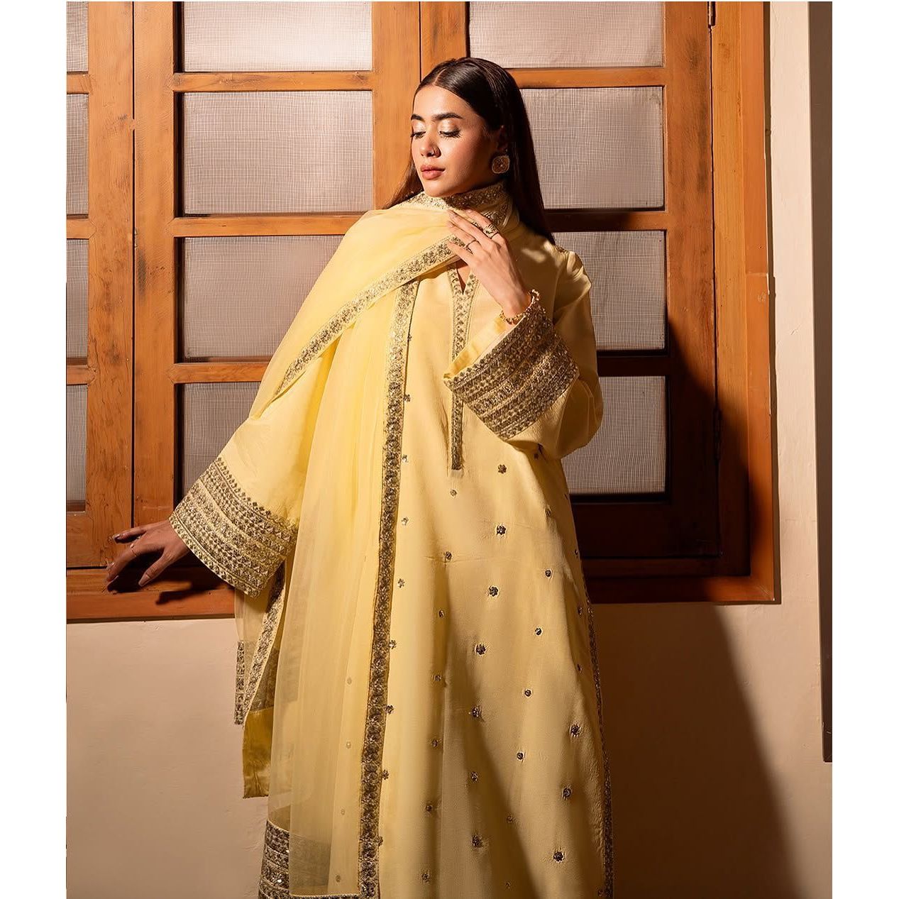Sheenora Unstitched Dhanak Fabric 3-Piece Embroidered Suit